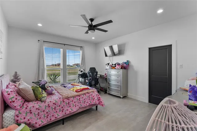 $1,250,000 | 2426 Loxley Drive, Corpus Christi, TX 78415