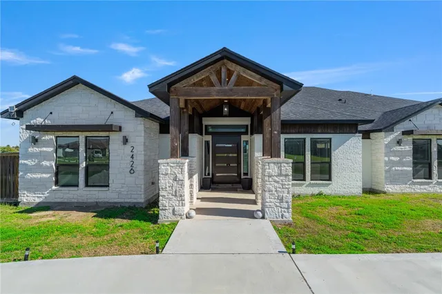 $1,250,000 | 2426 Loxley Drive, Corpus Christi, TX 78415