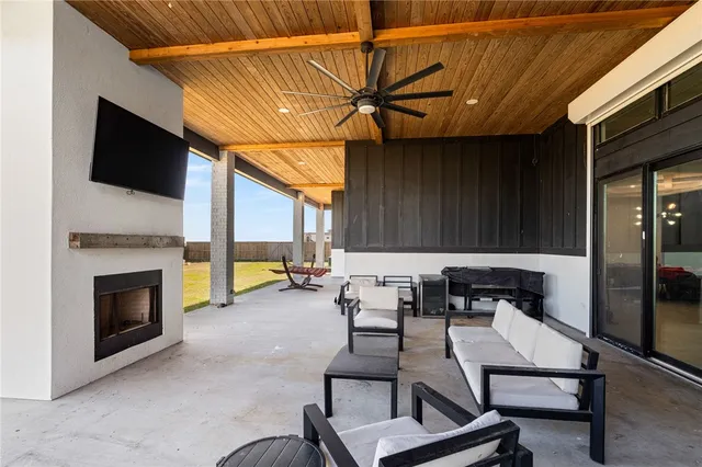 $1,250,000 | 2426 Loxley Drive, Corpus Christi, TX 78415