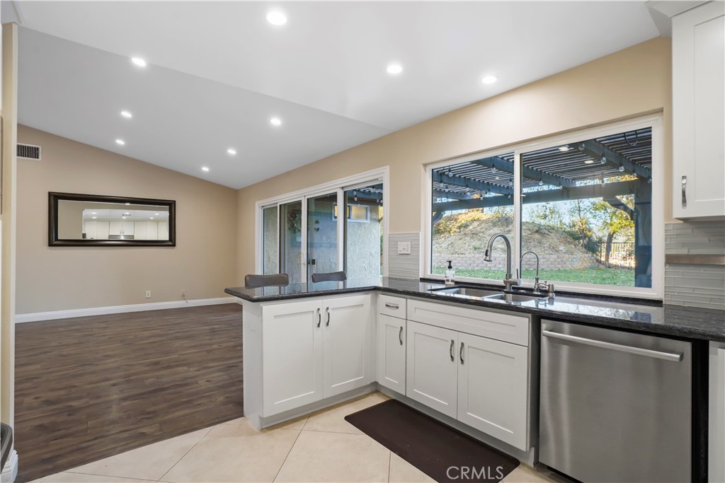 854 Rim Crest Drive Westlake Village, CA 91361 - Photo 22 of 28