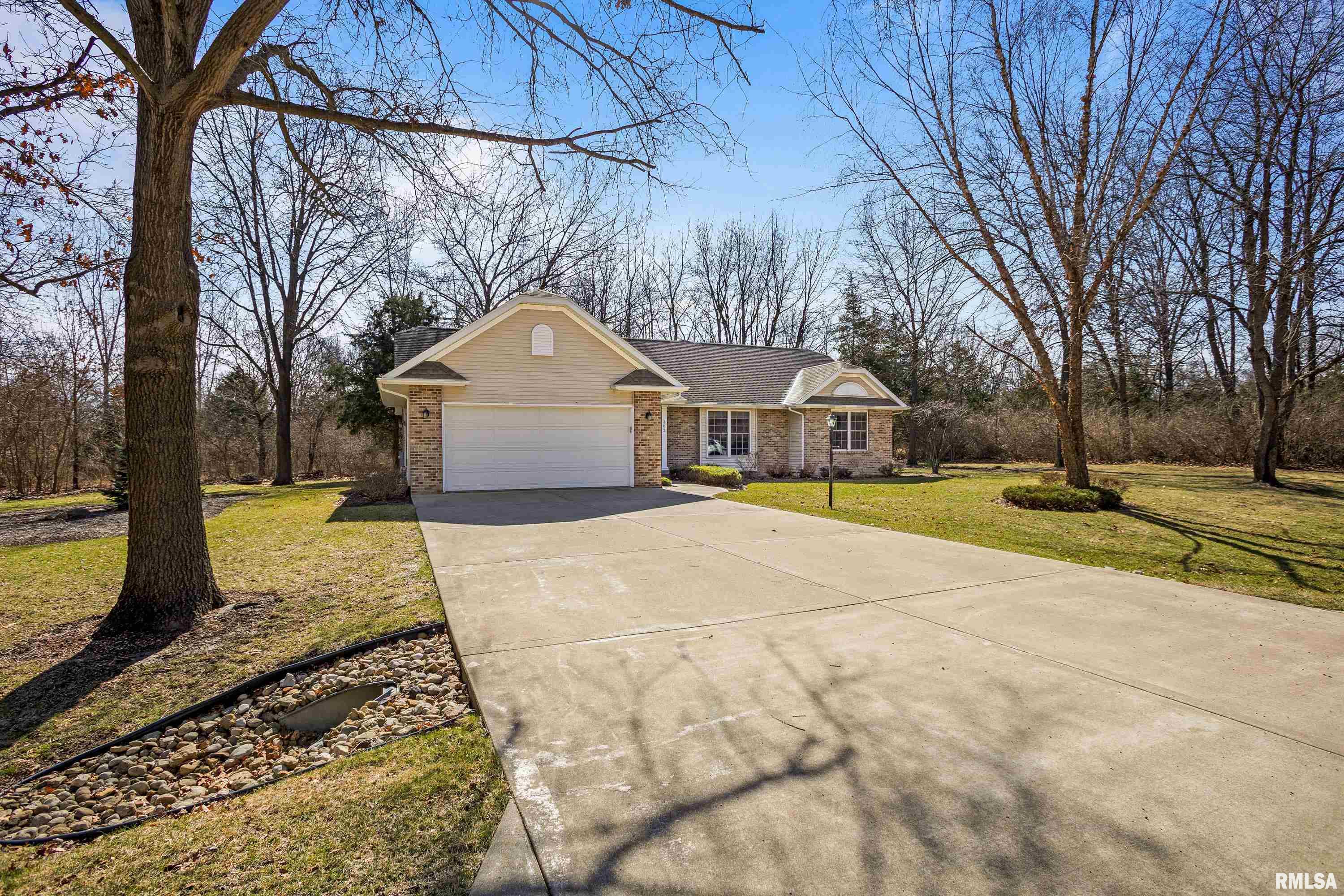 302 Platte Drive Dixon, IL 61021 - Photo 2 of 51