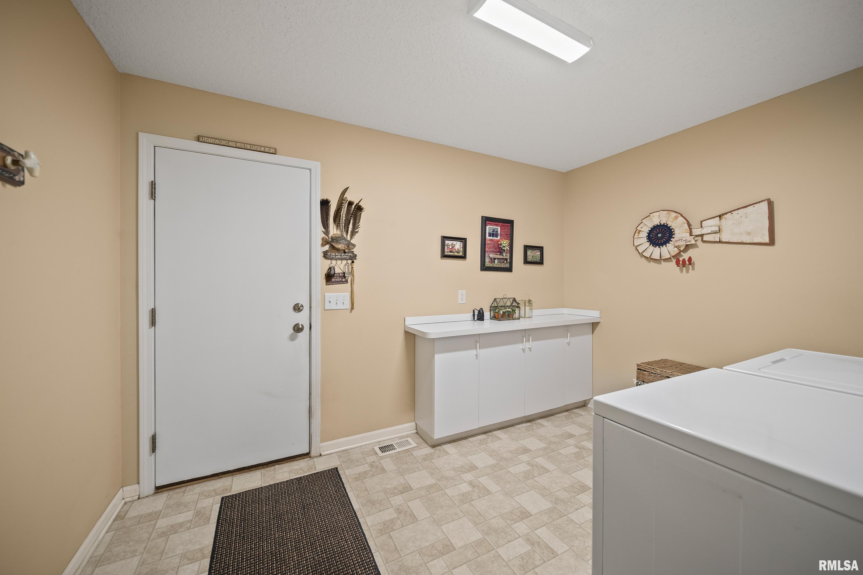 302 Platte Drive Dixon, IL 61021 - Photo 30 of 51