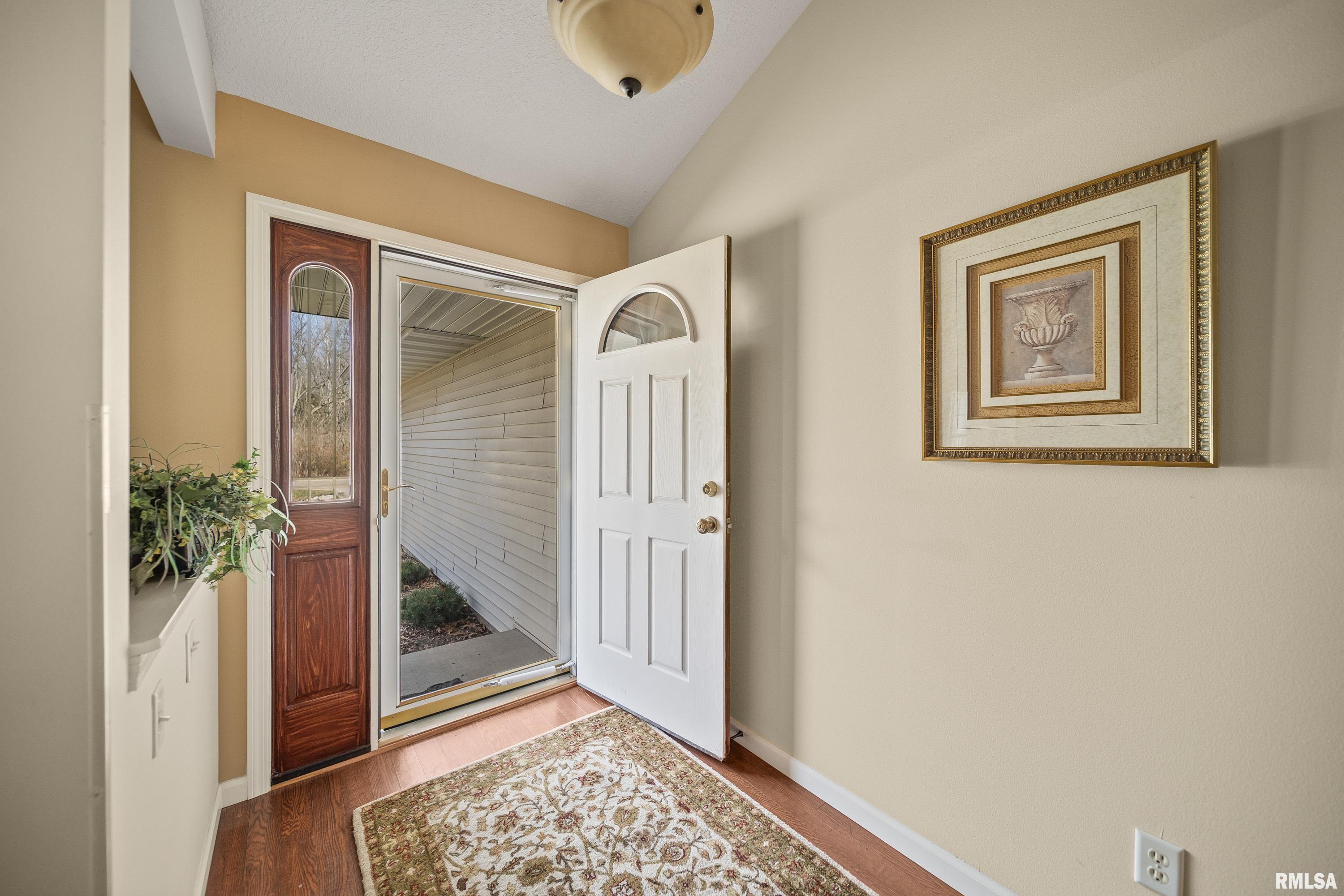 302 Platte Drive Dixon, IL 61021 - Photo 5 of 51