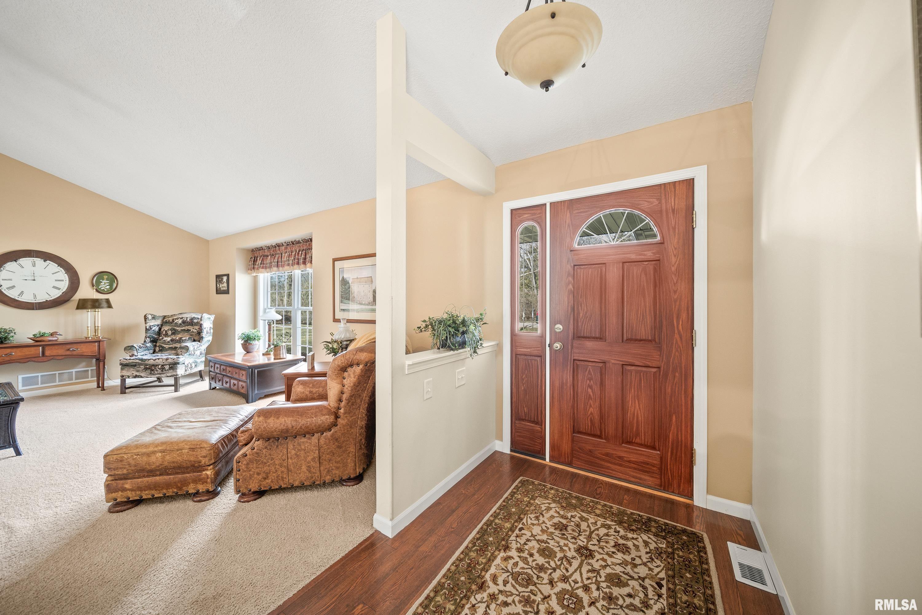 302 Platte Drive Dixon, IL 61021 - Photo 6 of 51