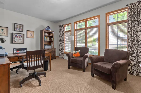 $669,900 | 217 East Wentworth Lane, Appleton, WI 54913