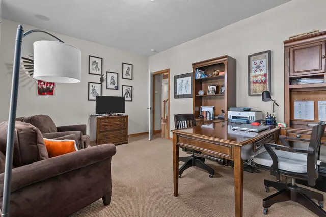 $669,900 | 217 East Wentworth Lane, Appleton, WI 54913