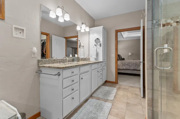 $669,900 | 217 East Wentworth Lane, Appleton, WI 54913