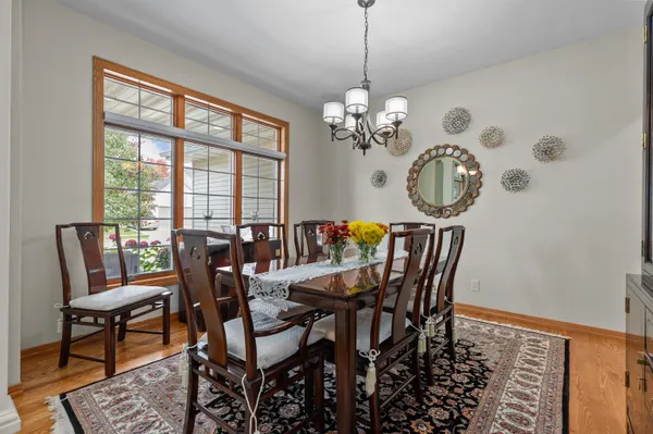 $669,900 | 217 East Wentworth Lane, Appleton, WI 54913