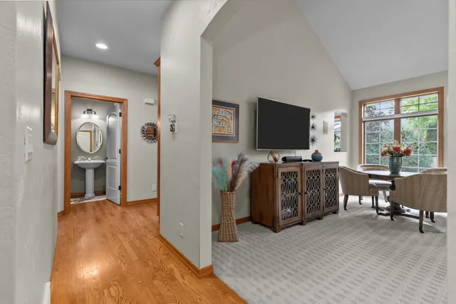 $669,900 | 217 East Wentworth Lane, Appleton, WI 54913