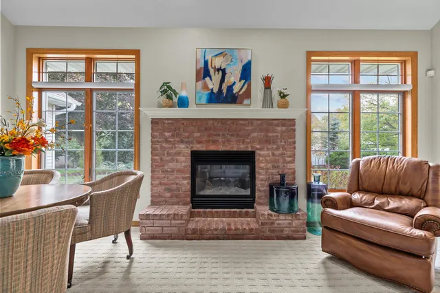 $669,900 | 217 East Wentworth Lane, Appleton, WI 54913