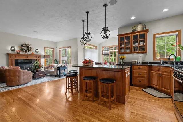 $669,900 | 217 East Wentworth Lane, Appleton, WI 54913