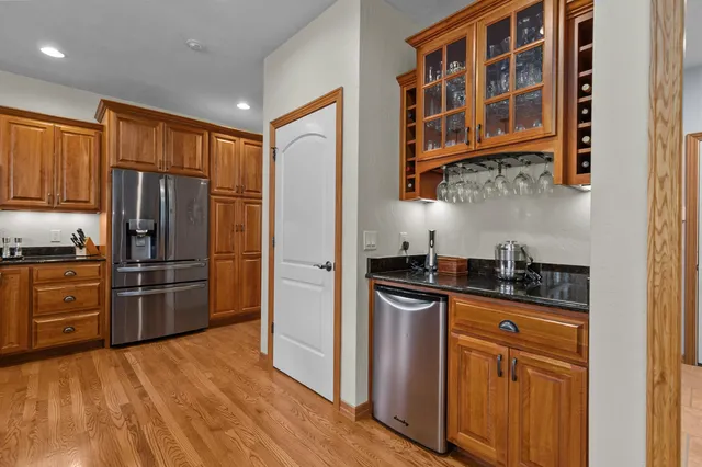 $669,900 | 217 East Wentworth Lane, Appleton, WI 54913