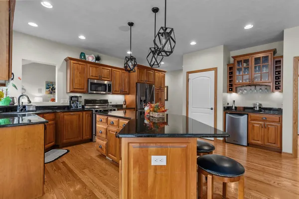 $669,900 | 217 East Wentworth Lane, Appleton, WI 54913