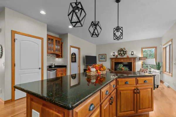 $669,900 | 217 East Wentworth Lane, Appleton, WI 54913