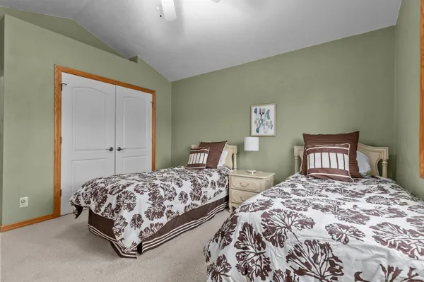 $669,900 | 217 East Wentworth Lane, Appleton, WI 54913