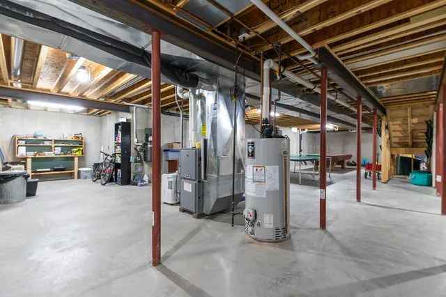 $669,900 | 217 East Wentworth Lane, Appleton, WI 54913