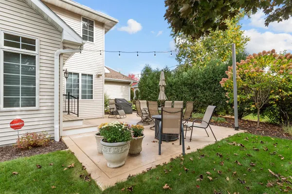 $669,900 | 217 East Wentworth Lane, Appleton, WI 54913