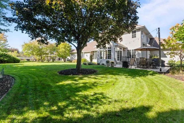 $669,900 | 217 East Wentworth Lane, Appleton, WI 54913