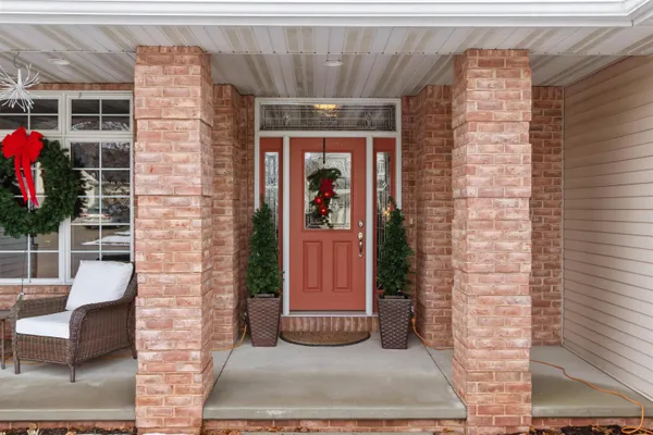 $669,900 | 217 East Wentworth Lane, Appleton, WI 54913