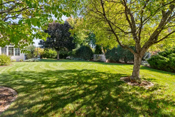 $669,900 | 217 East Wentworth Lane, Appleton, WI 54913