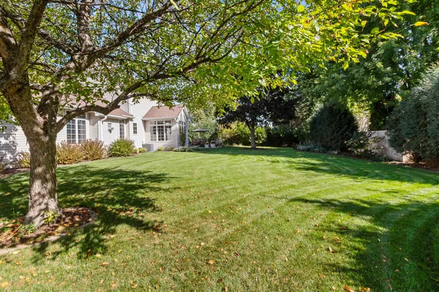 $669,900 | 217 East Wentworth Lane, Appleton, WI 54913