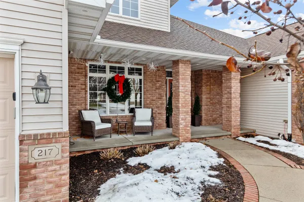 $669,900 | 217 East Wentworth Lane, Appleton, WI 54913