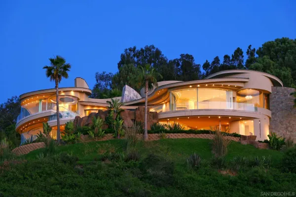 $11,950,000 | 7455 Hillside Drive, La Jolla, CA 92037