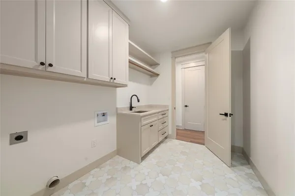 $899,900 | 260 Willow Moon Ranch Road, Crawford, TX 76638