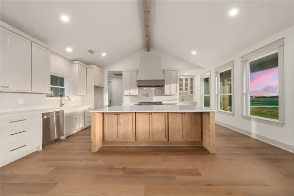 $899,900 | 260 Willow Moon Ranch Road, Crawford, TX 76638