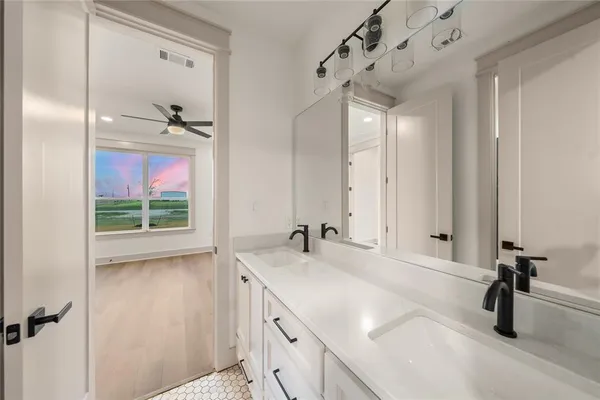 $899,900 | 260 Willow Moon Ranch Road, Crawford, TX 76638