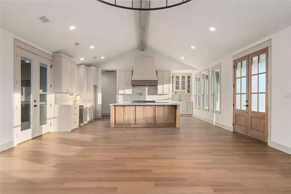 $899,900 | 260 Willow Moon Ranch Road, Crawford, TX 76638