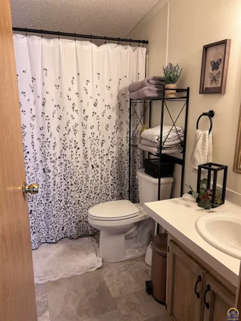 $425,000 | 1456 Highway 56, Allen, KS 66833