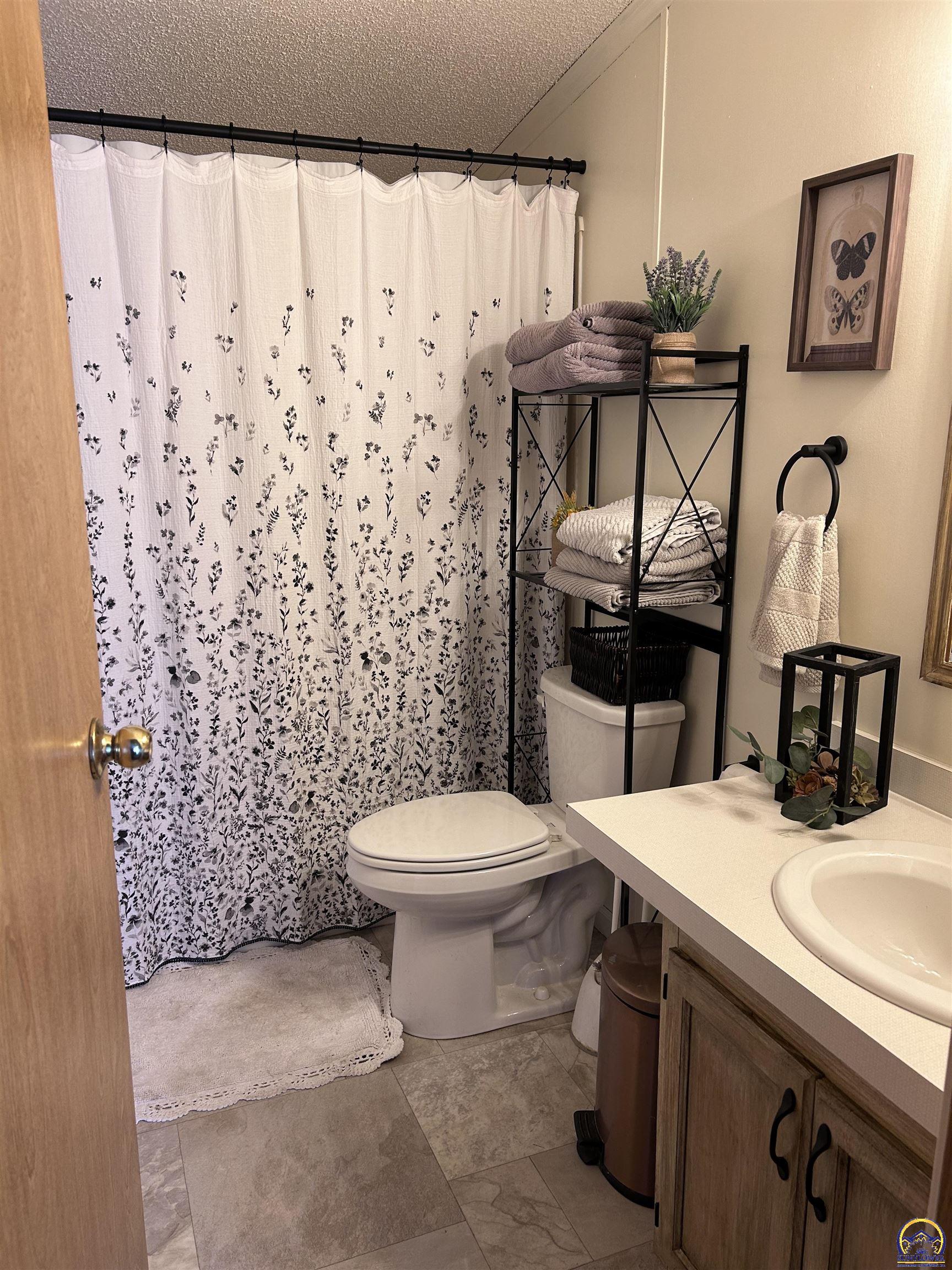 1456 Highway 56 Allen, KS 66833 - Photo 17 of 31