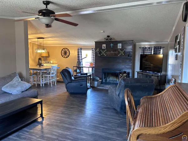 $425,000 | 1456 Highway 56, Allen, KS 66833