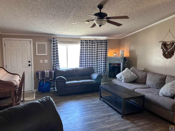 $425,000 | 1456 Highway 56, Allen, KS 66833