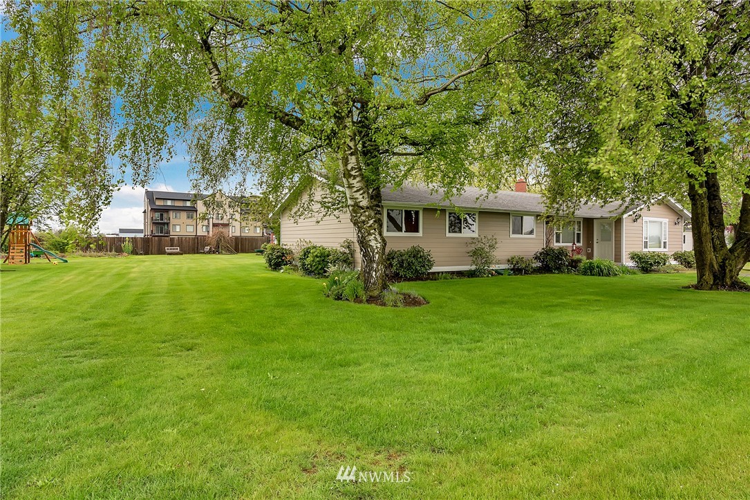 8869 Line Road Lynden, WA 98264 - Photo 3 of 25 Gallery Image 3