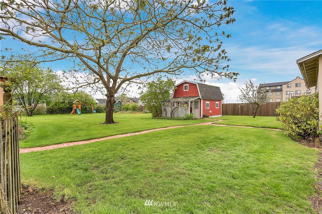 8869 Line Road Lynden, WA 98264 - Photo 4 of 25 Gallery Image 4