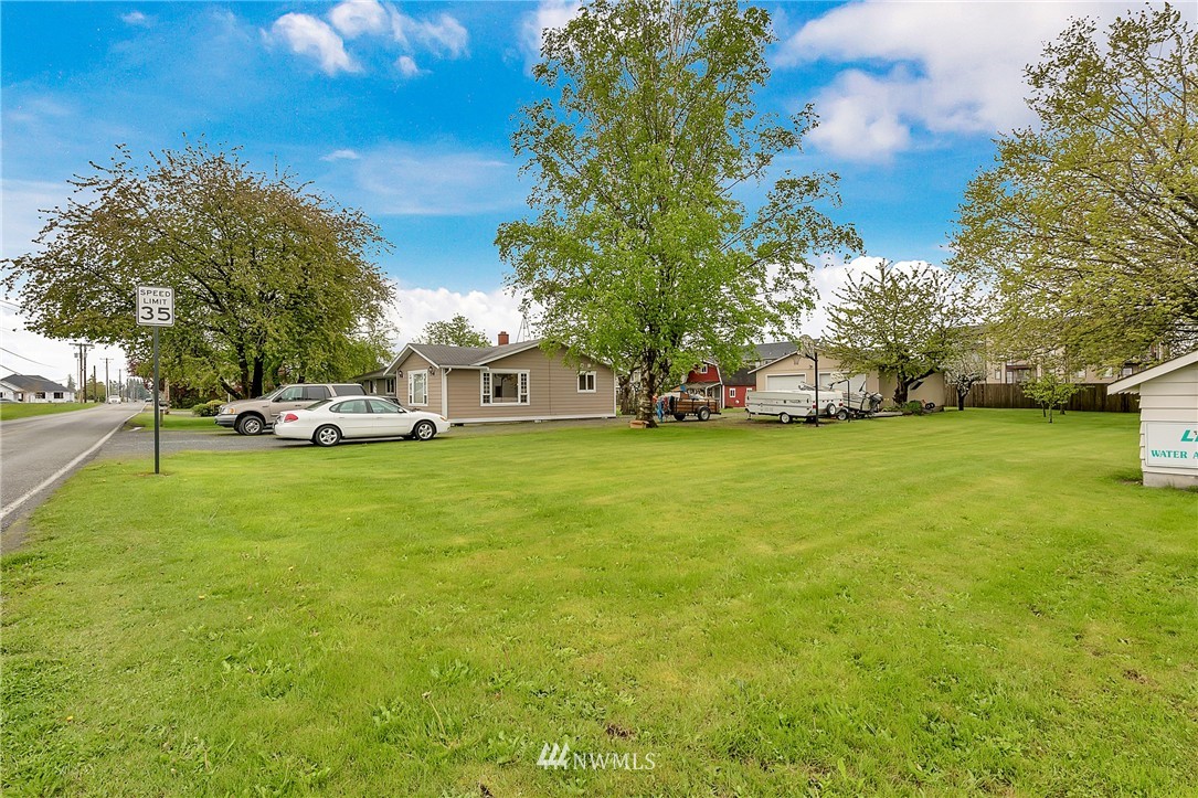 8869 Line Road Lynden, WA 98264 - Photo 5 of 25 Gallery Image 5