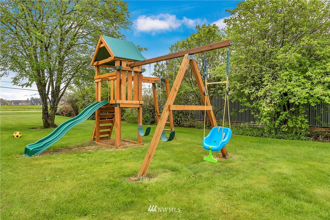 8869 Line Road Lynden, WA 98264 - Photo 6 of 25 Gallery Image 6