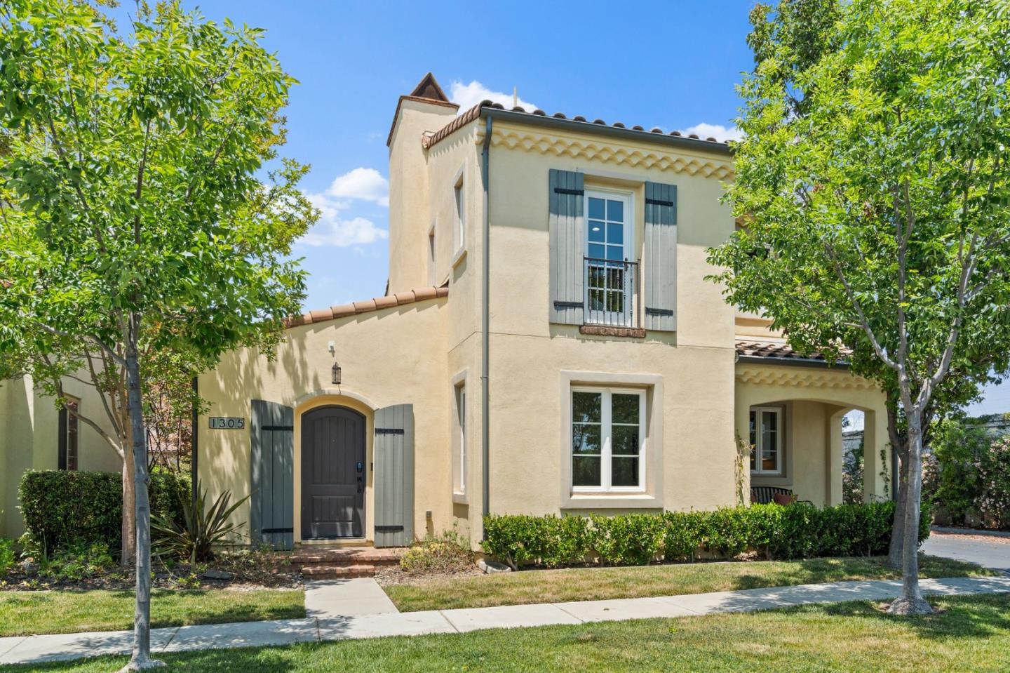 1305 Dahlia Loop San Jose, CA 95126 - Photo 1 of 34