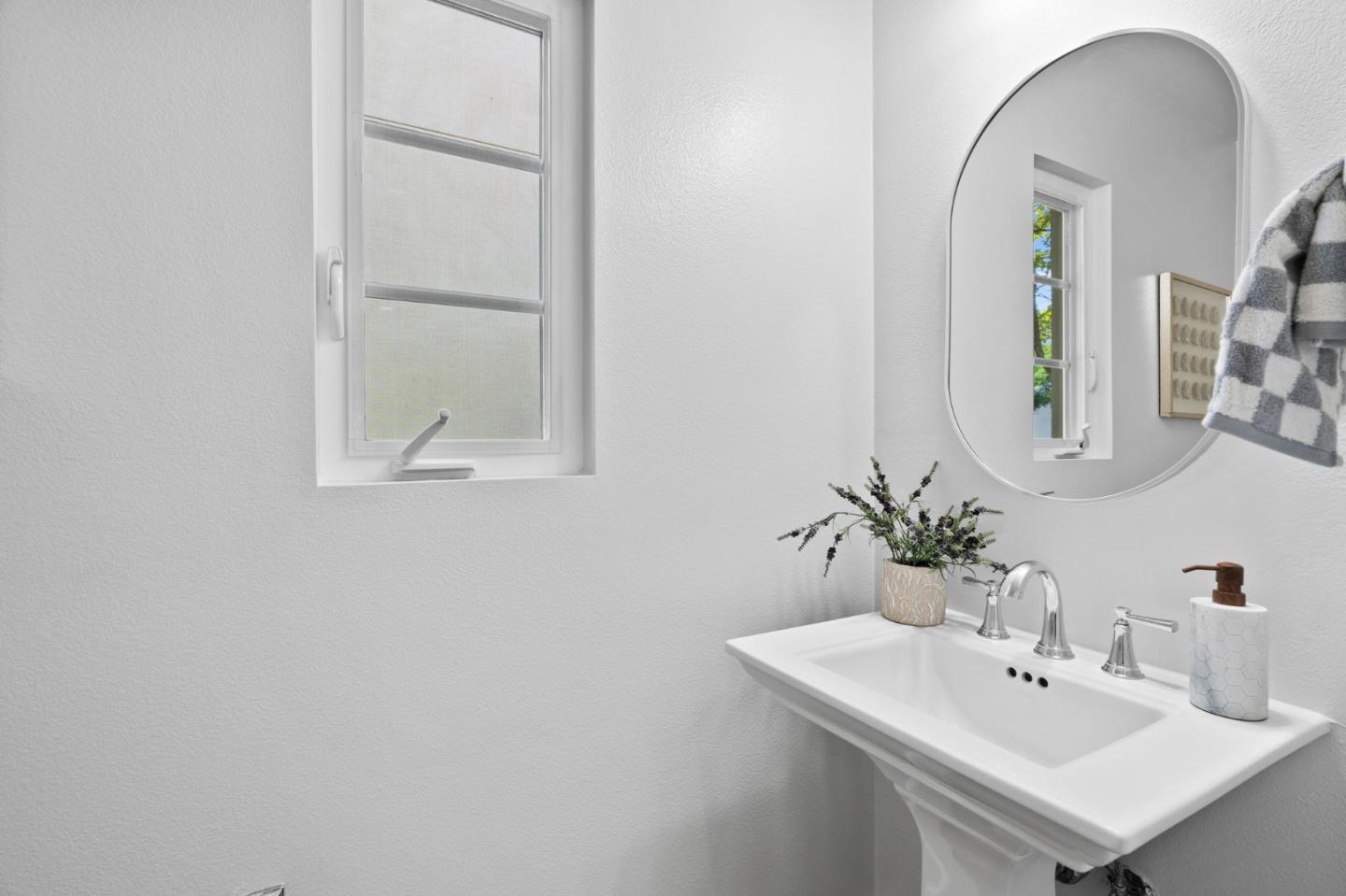 1305 Dahlia Loop San Jose, CA 95126 - Photo 21 of 34