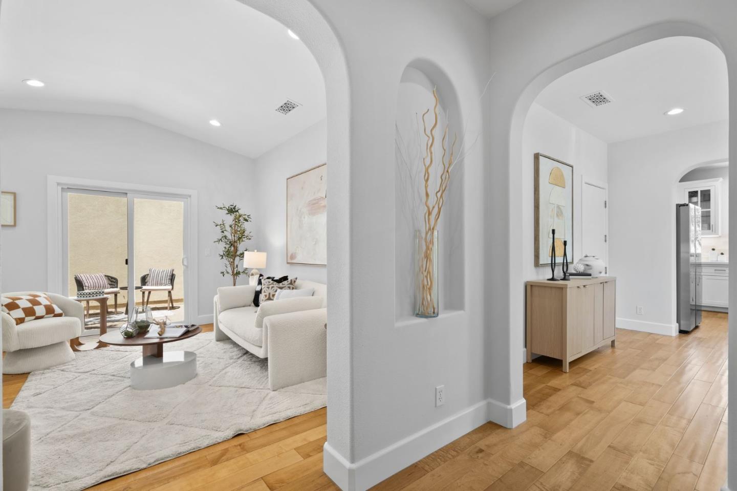 1305 Dahlia Loop San Jose, CA 95126 - Photo 4 of 34