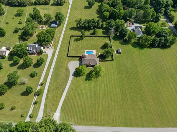 $589,900 | 7291 West Cook Road, Springfield, TN 37172