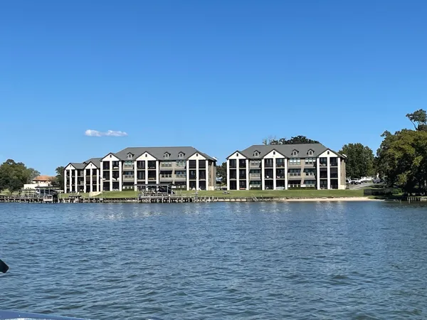 $395,000 | 2112 Fm 3186, Unit A4, Onalaska, TX 77360