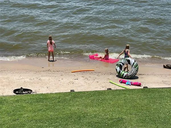 $395,000 | 2112 Fm 3186, Unit A4, Onalaska, TX 77360