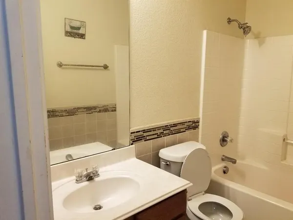 $2,450 | 4704 Fox Meadows Lane, Mansfield, TX 76063