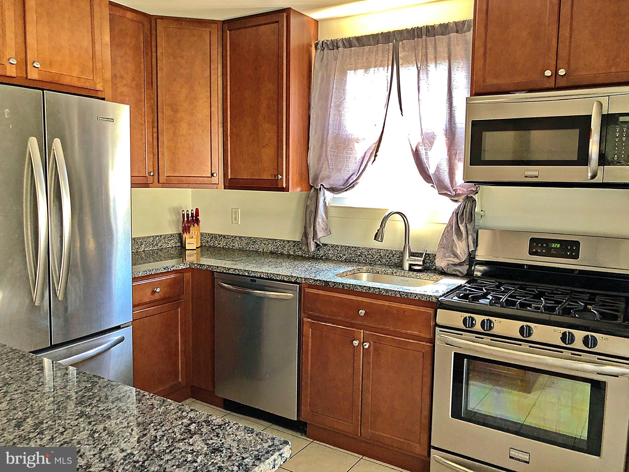 6803 Westridge Road Baltimore, MD 21207 - Photo 4 of 28 Kitchen