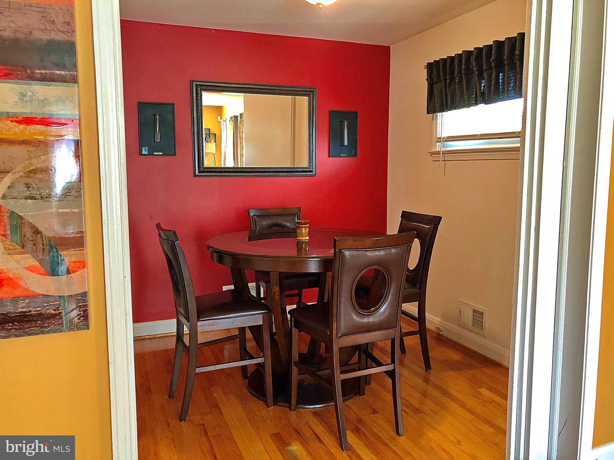 6803 Westridge Road Baltimore, MD 21207 - Photo 9 of 28 Dining Room