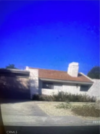 a view of a yard