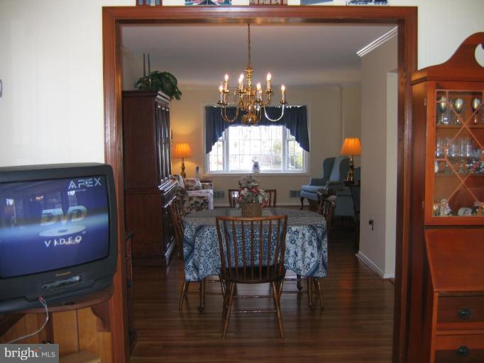 219 Rolling Road Gaithersburg, MD 20877 - Photo 8 of 22 Dining Room